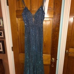 BRAND NEW prom dress